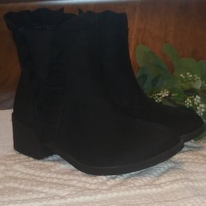 Esprit black ruffle detail booties